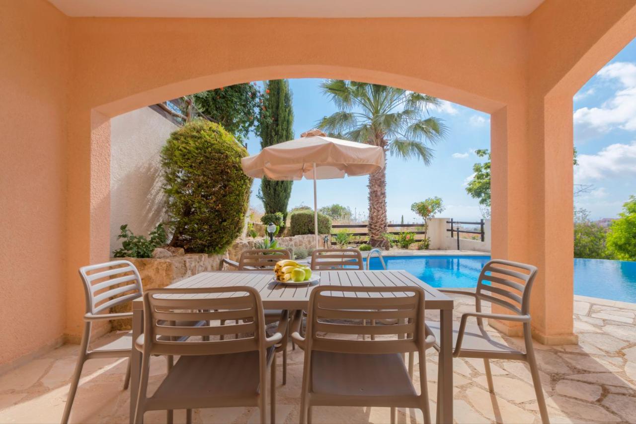 Resitour - Perneri Four Bedroom Villa Pafos Dış mekan fotoğraf