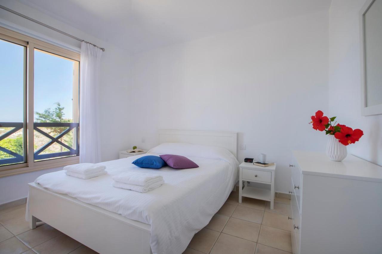 Resitour - Perneri Four Bedroom Villa Pafos Dış mekan fotoğraf