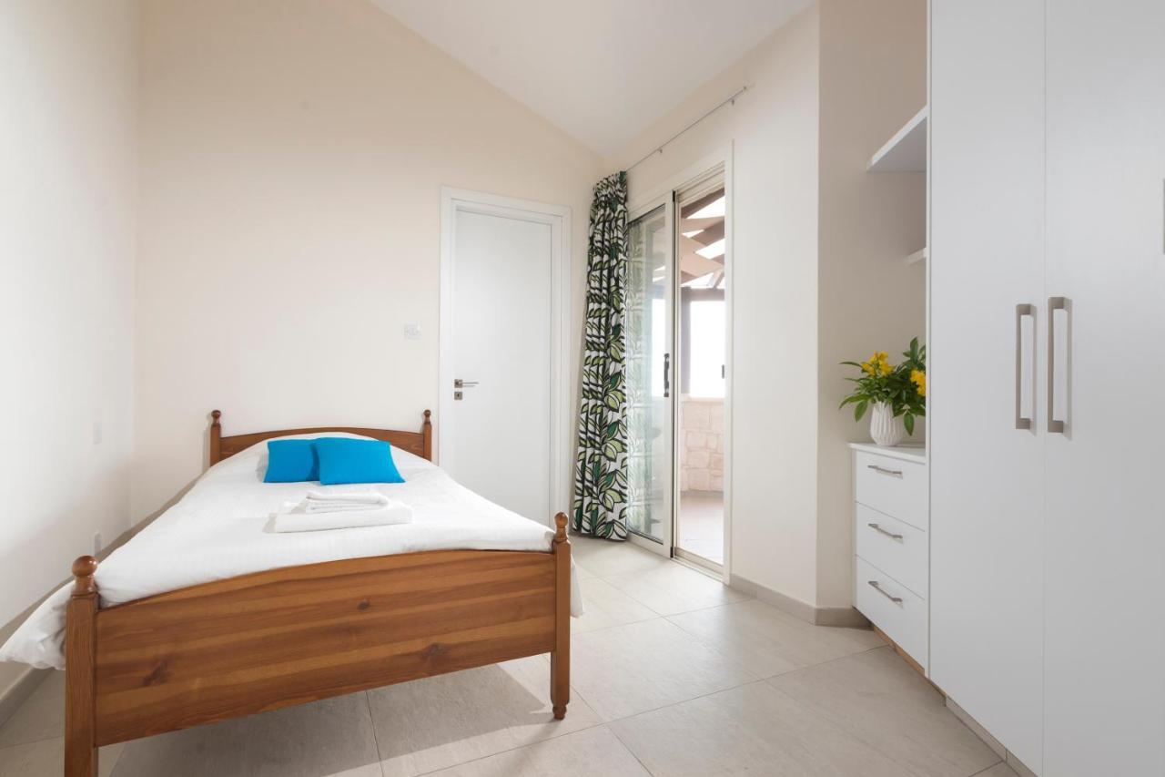 Resitour - Perneri Four Bedroom Villa Pafos Dış mekan fotoğraf